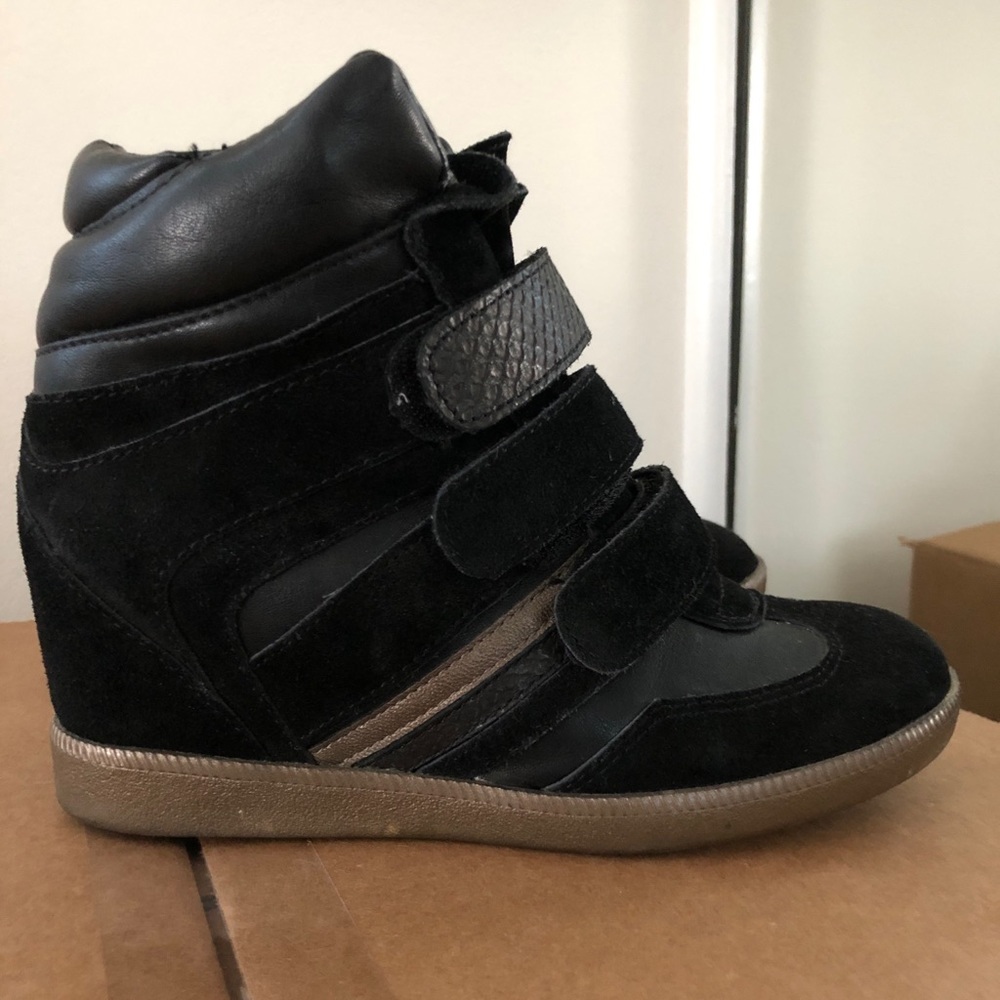 Wedge Sneaker